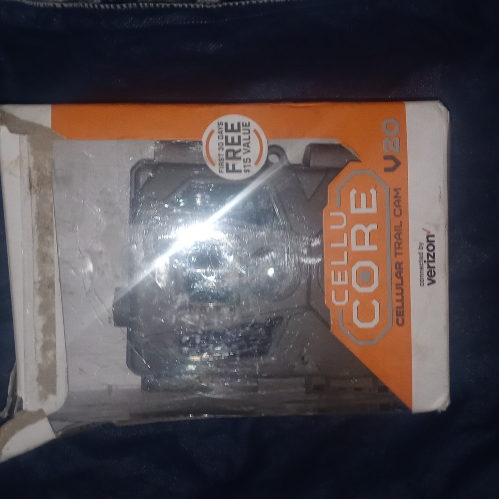 Bushnell V20 Cellular Verizon Cellucore 20 MP Game Trail